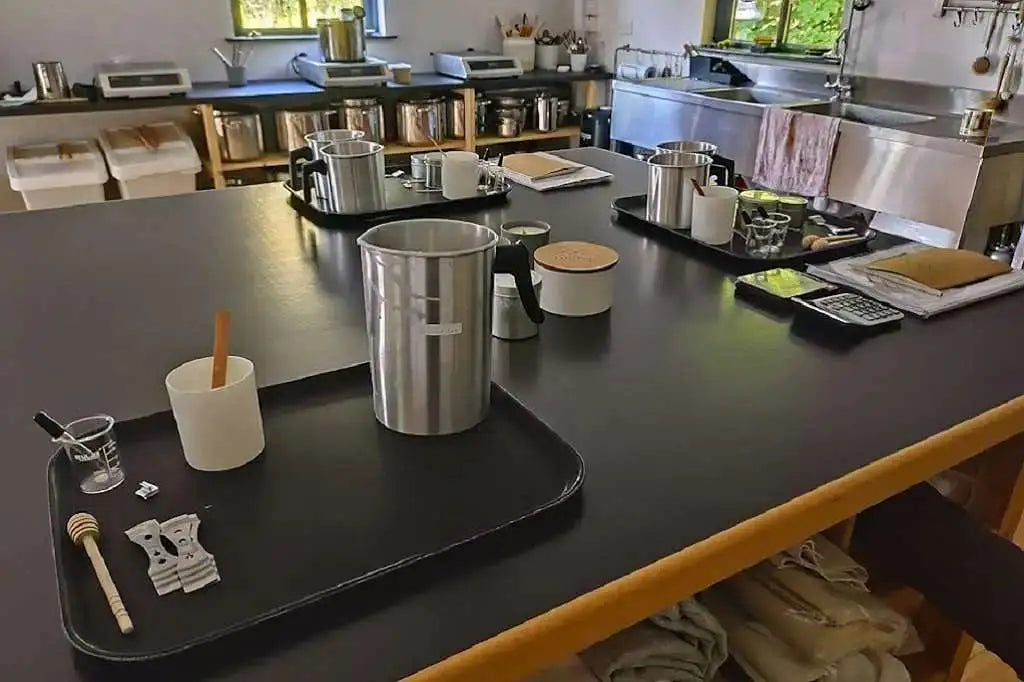 Candle making workshops. Learn how to make your own high-quality candles with plant based natural soy waxes