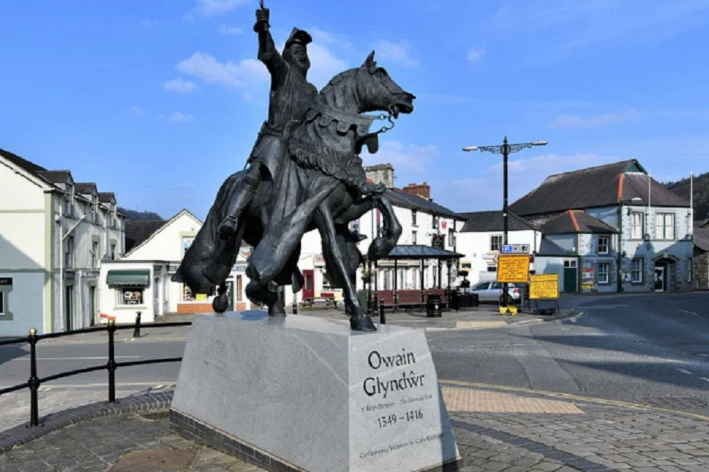Owain Glyndŵr - Last Welsh Prince of Wales. Statue in Corwen.