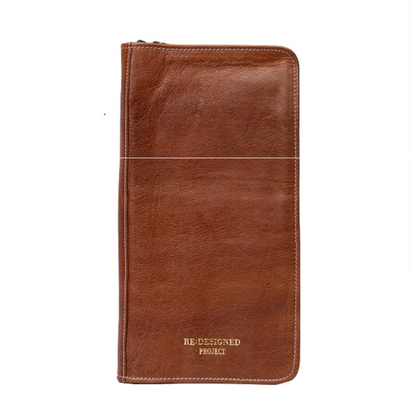 Redesigned Project 111 needle case is handcrafted from premium leather. Keep track of your jumper needles  - walnut
