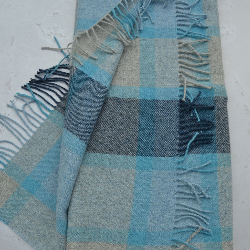 Colwyn Welsh blanket. 100% Pure New British Wool: Experience softness, warmth, and natural breathability
