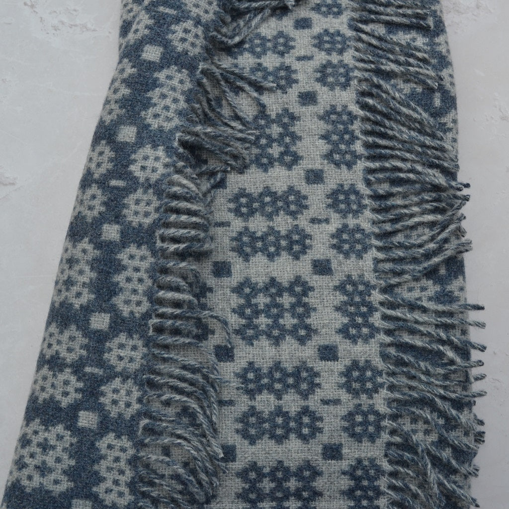TirGlas Welsh blanket - Craig Goch. 100% Pure New British Wool: Experience softness, warmth, and natural breathability.