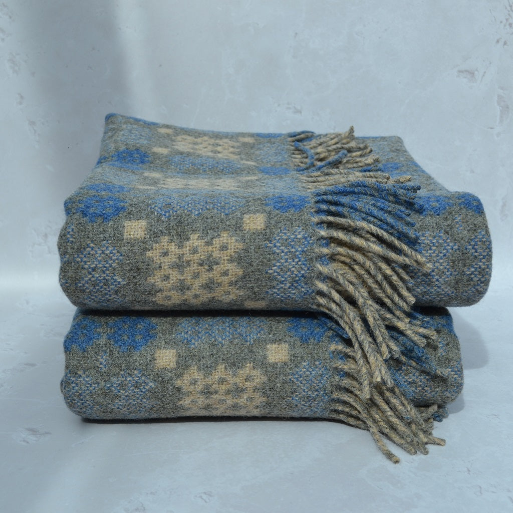 TirGlas Welsh blanket - Dunraven. 100% Pure New British Wool: Experience unparalleled softness, warmth, and natural breathability