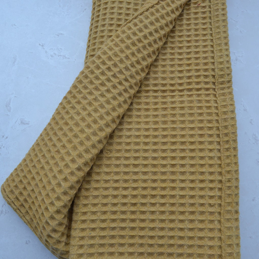 TirGlas Welsh blanket - Gelert. Waffle or honeycomb weave, waffle-textured wool blankets in honey colours 