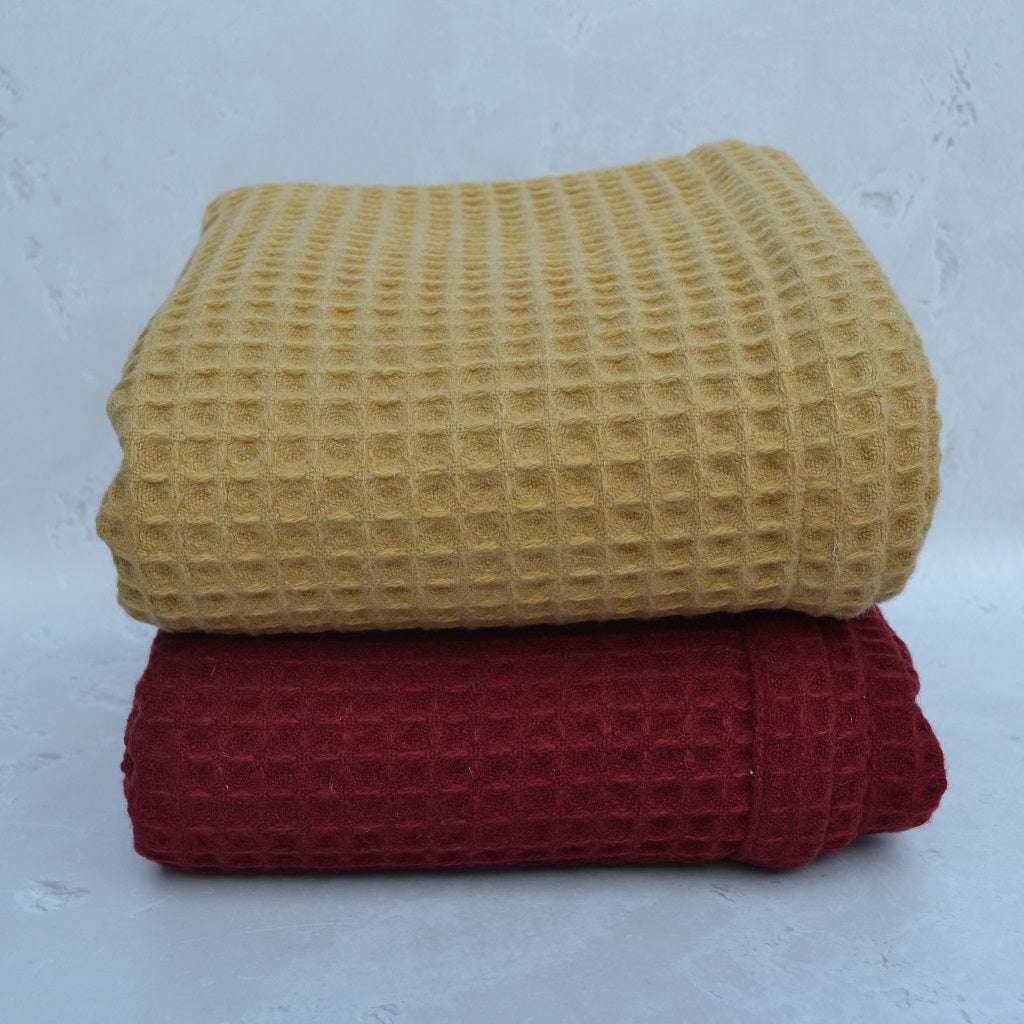 TirGlas Welsh blanket - Gelert. Waffle or honeycomb weave, waffle-textured wool blankets in various colours 