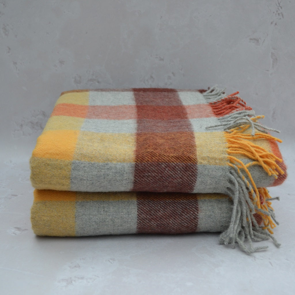 TirGlas Welsh blanket - Gower. 100% Pure New British Wool: Experience softness, warmth, and natural breathability.