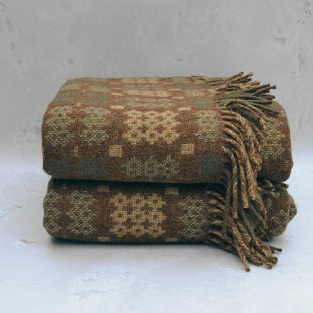 TirGlas Welsh Blanket, Pen y Garreg. 100% Pure New British Wool: Experience softness, warmth, and natural breathability