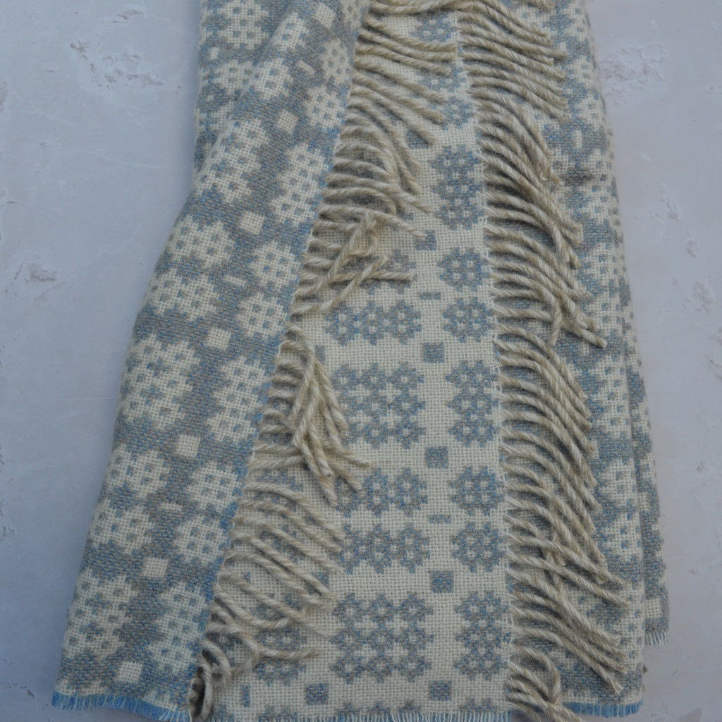 TirGlas Welsh blanket - Maldwyn. 100% Pure New British Wool: Experience unparalleled softness, warmth, and natural breathability.