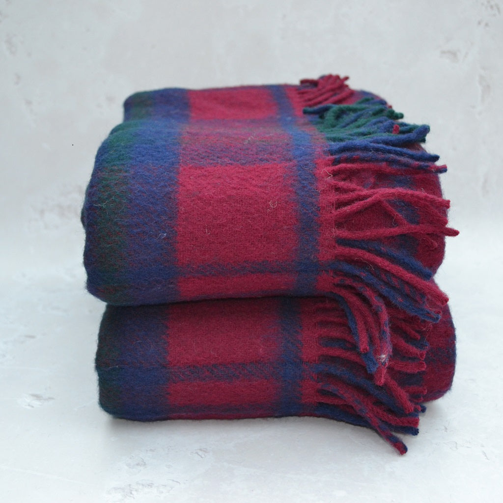 TirGlas Knee Rug Welsh blanket - Nova Scotia. 100% Pure New British Wool: Experience softness, warmth, and natural breathability.