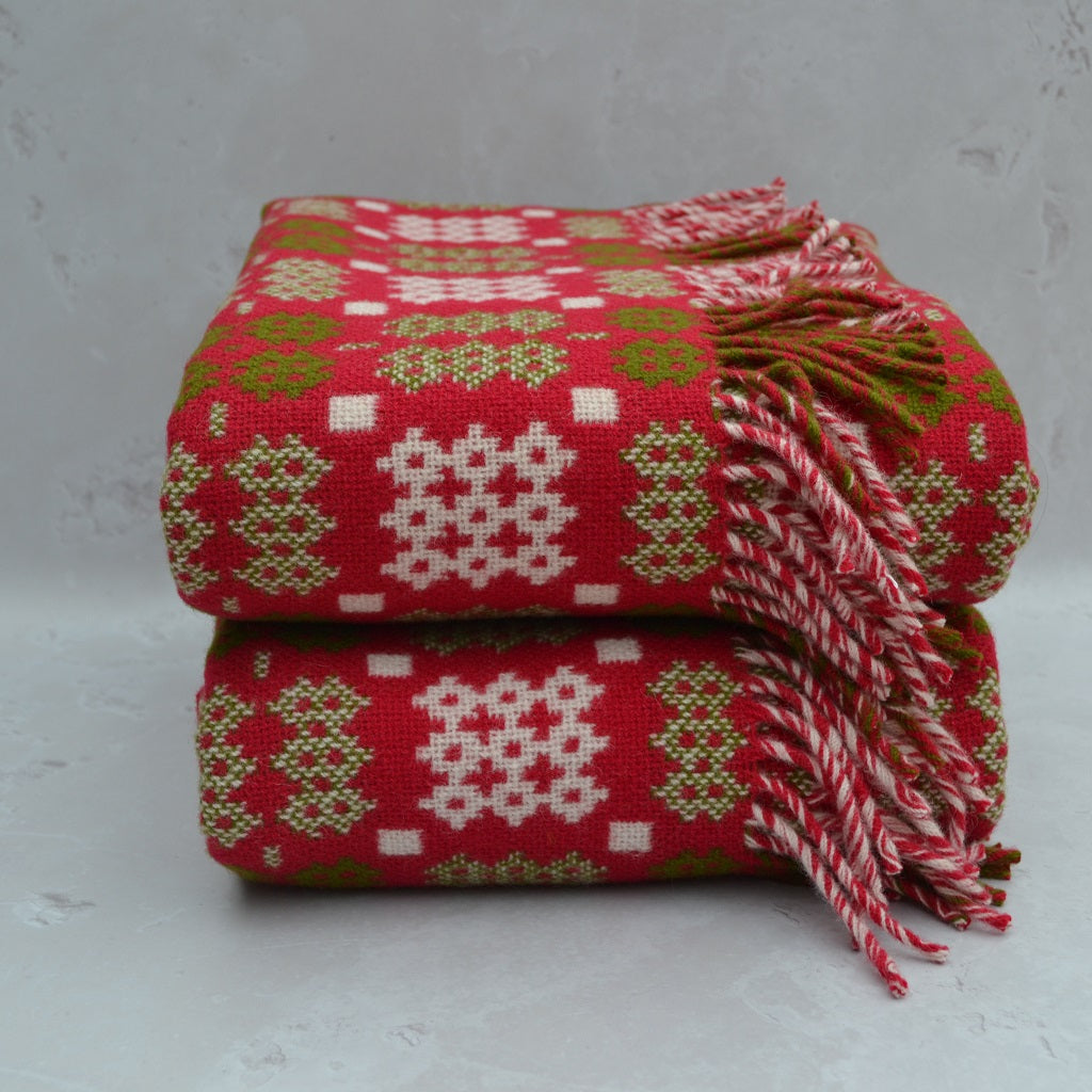 TirGlas Welsh blanket - Preseli. 1This tapestry style blanket is the perfect blend of tradition, quality, and modern style for any room in your home. Its double cloth weave makes it fully reversible,