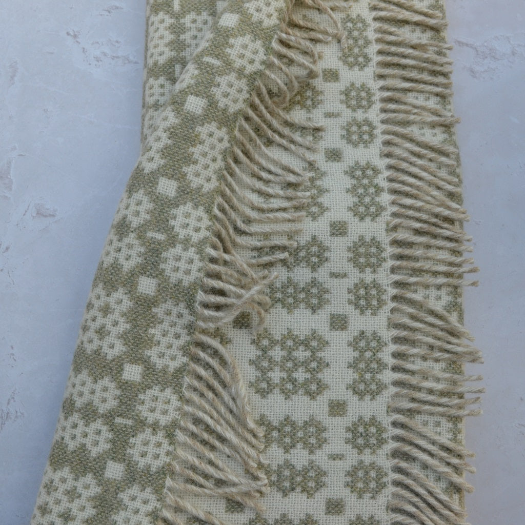TirGlas Welsh blanket - St Donats. 100% Pure New British Wool: Experience unparalleled softness, warmth, and natural breathability.
