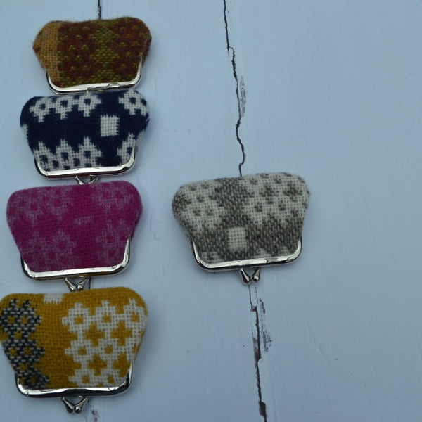 Garreg Ddu - Dove Grey